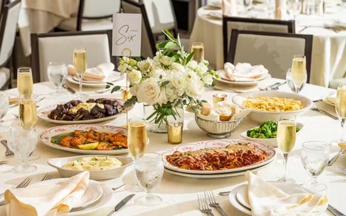 Maggiano's Banquet Table